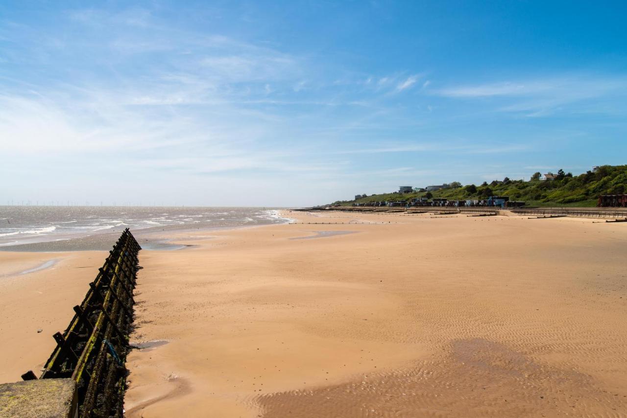Superb 6 Berth Caravan At St Osyth Beach, Near Clacton-On-Sea Ref 28008Mc Extérieur photo