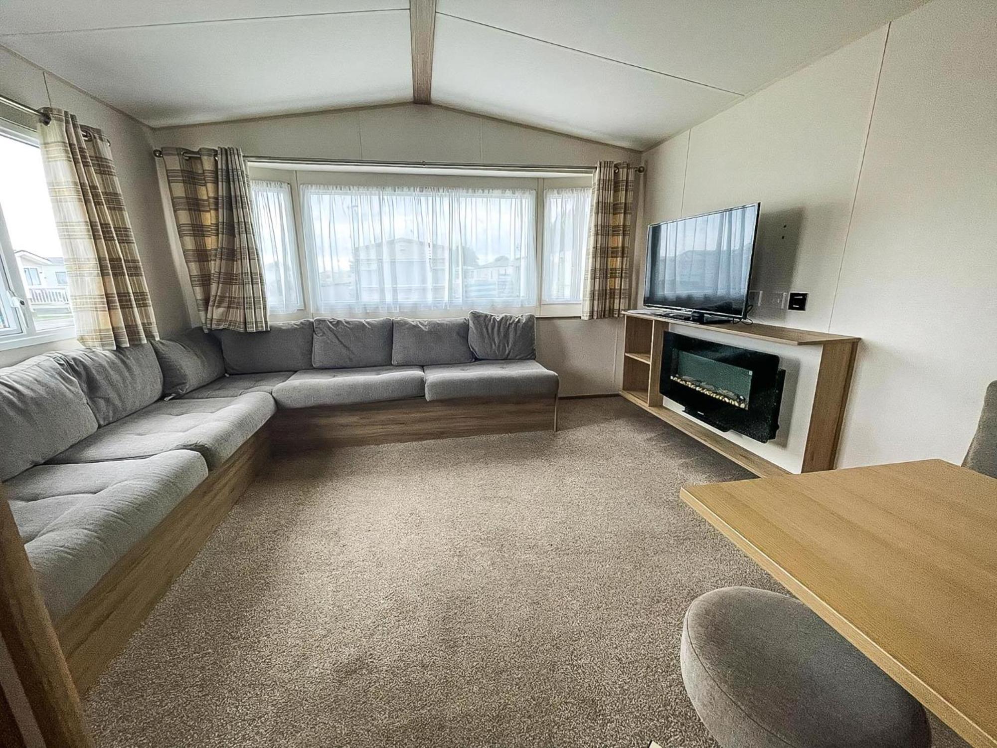 Superb 6 Berth Caravan At St Osyth Beach, Near Clacton-On-Sea Ref 28008Mc Extérieur photo