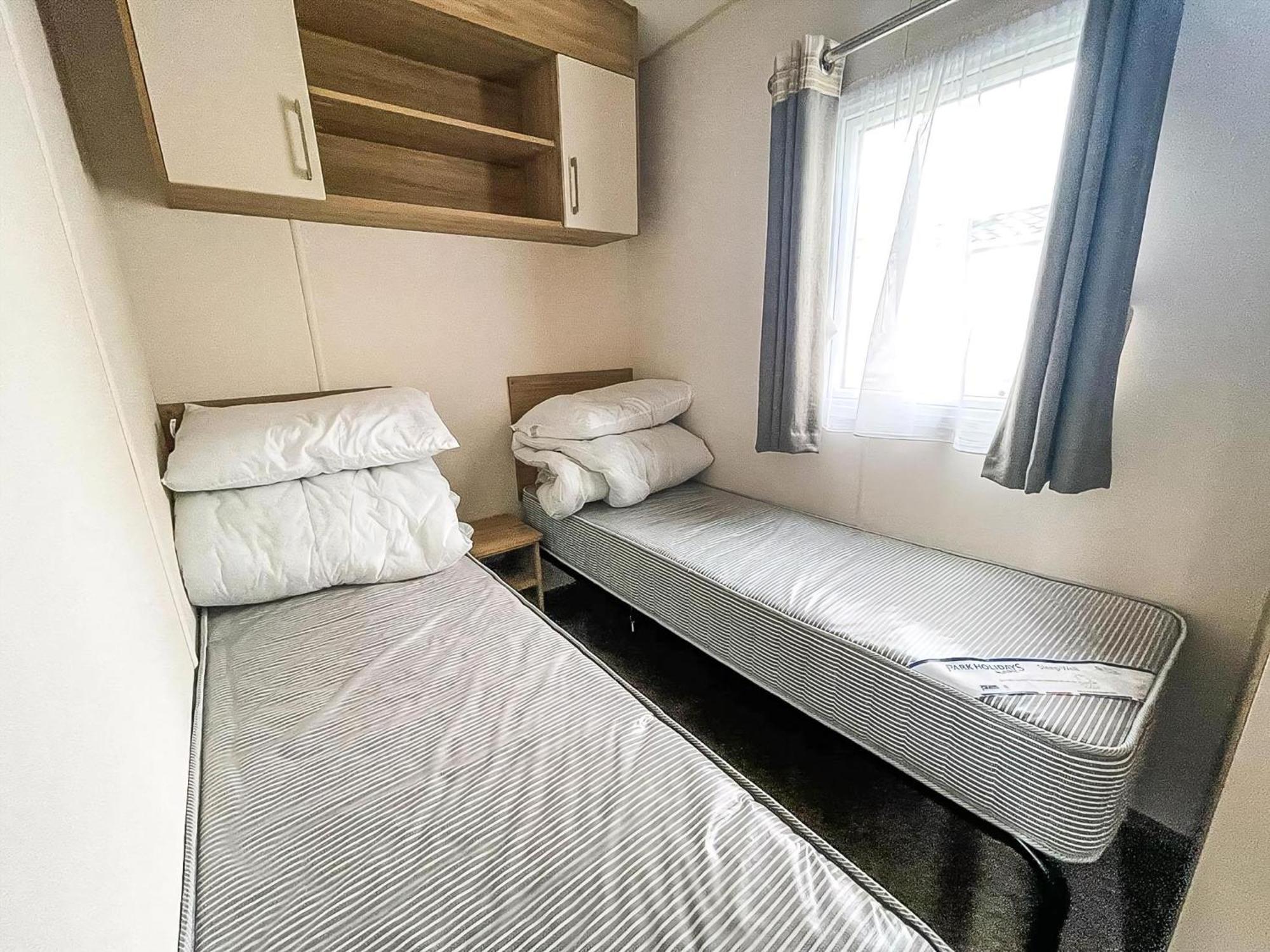 Superb 6 Berth Caravan At St Osyth Beach, Near Clacton-On-Sea Ref 28008Mc Extérieur photo